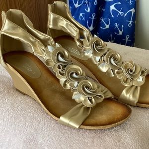 Women’s wedge heel sandals medium width brand new